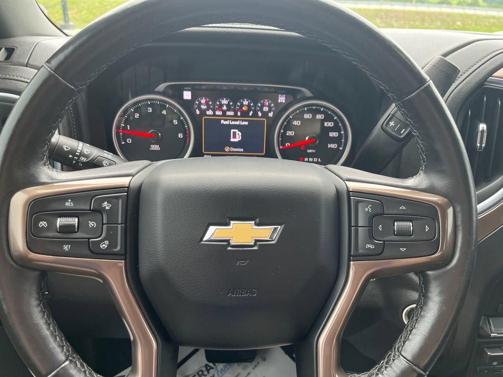 Used 2022 Chevrolet Silverado 1500 High Country w/ Technology Package AWD/4WD image 14