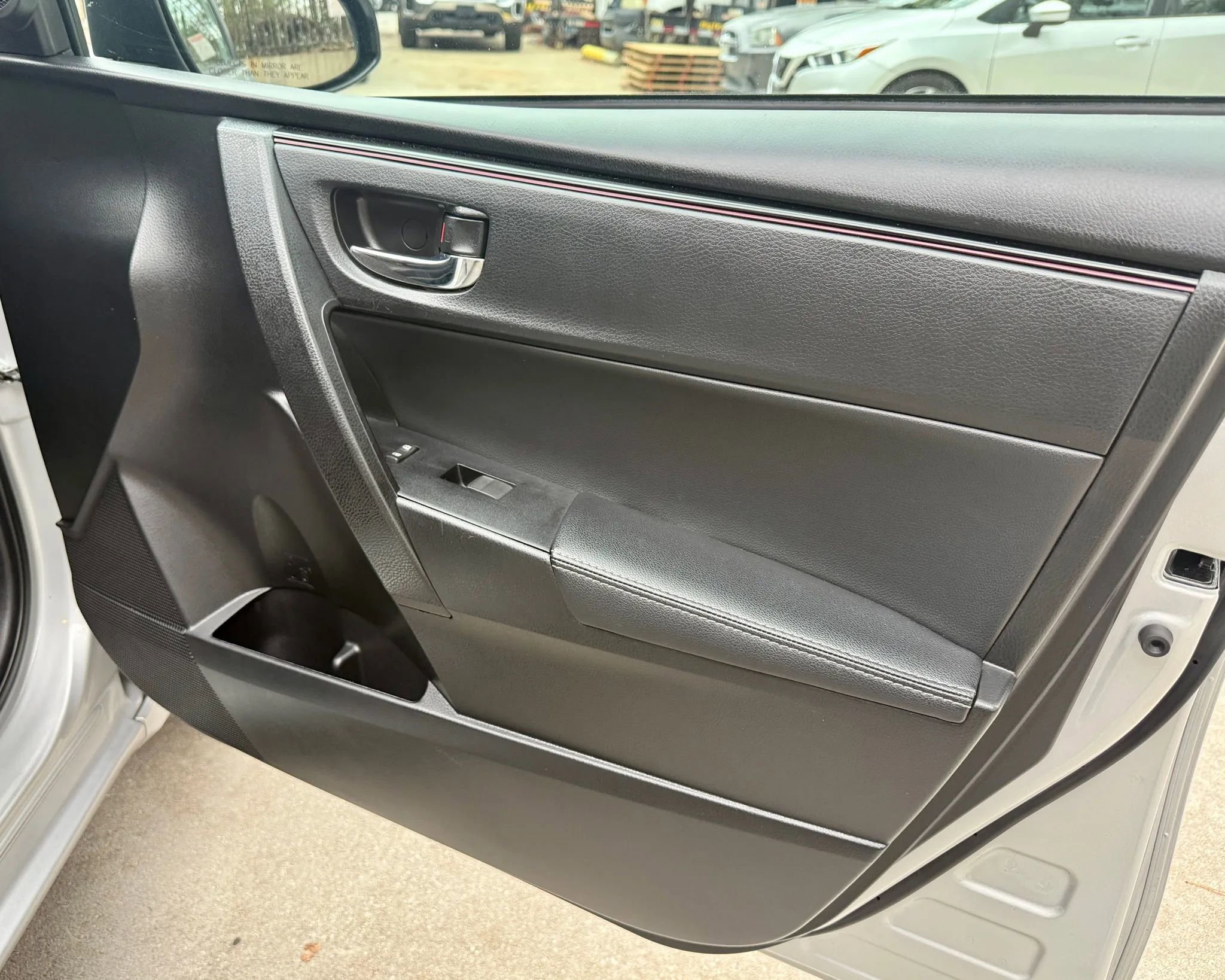 Used 2017 Toyota Corolla SE 50th Anniversary image 14