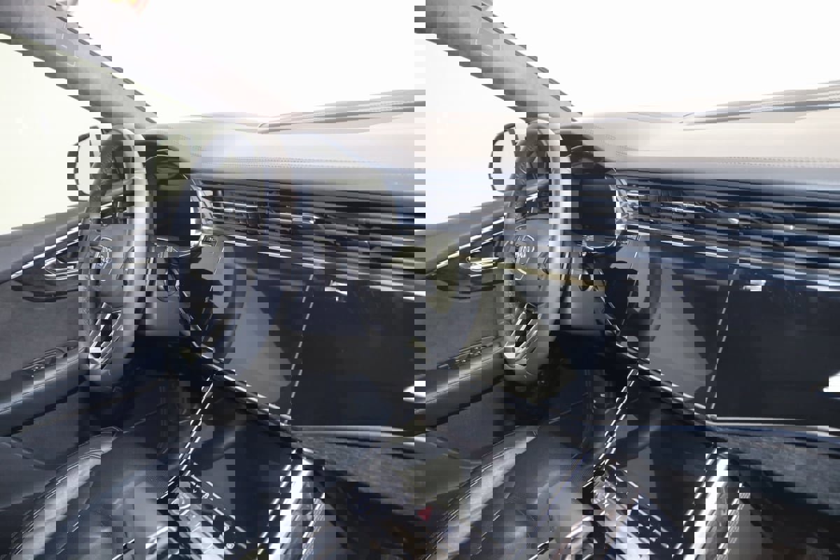 Used 2019 Audi Q8 Prestige image 41