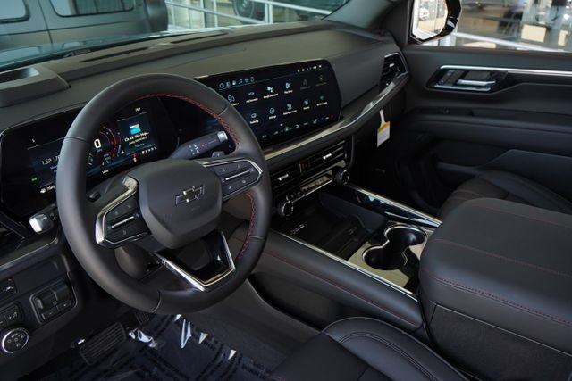 New 2026 Chevrolet Suburban RST w/ RST Capability Package AWD/4WD image 2