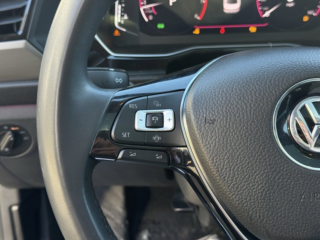 Used 2020 Volkswagen Jetta SEL Premium image 15