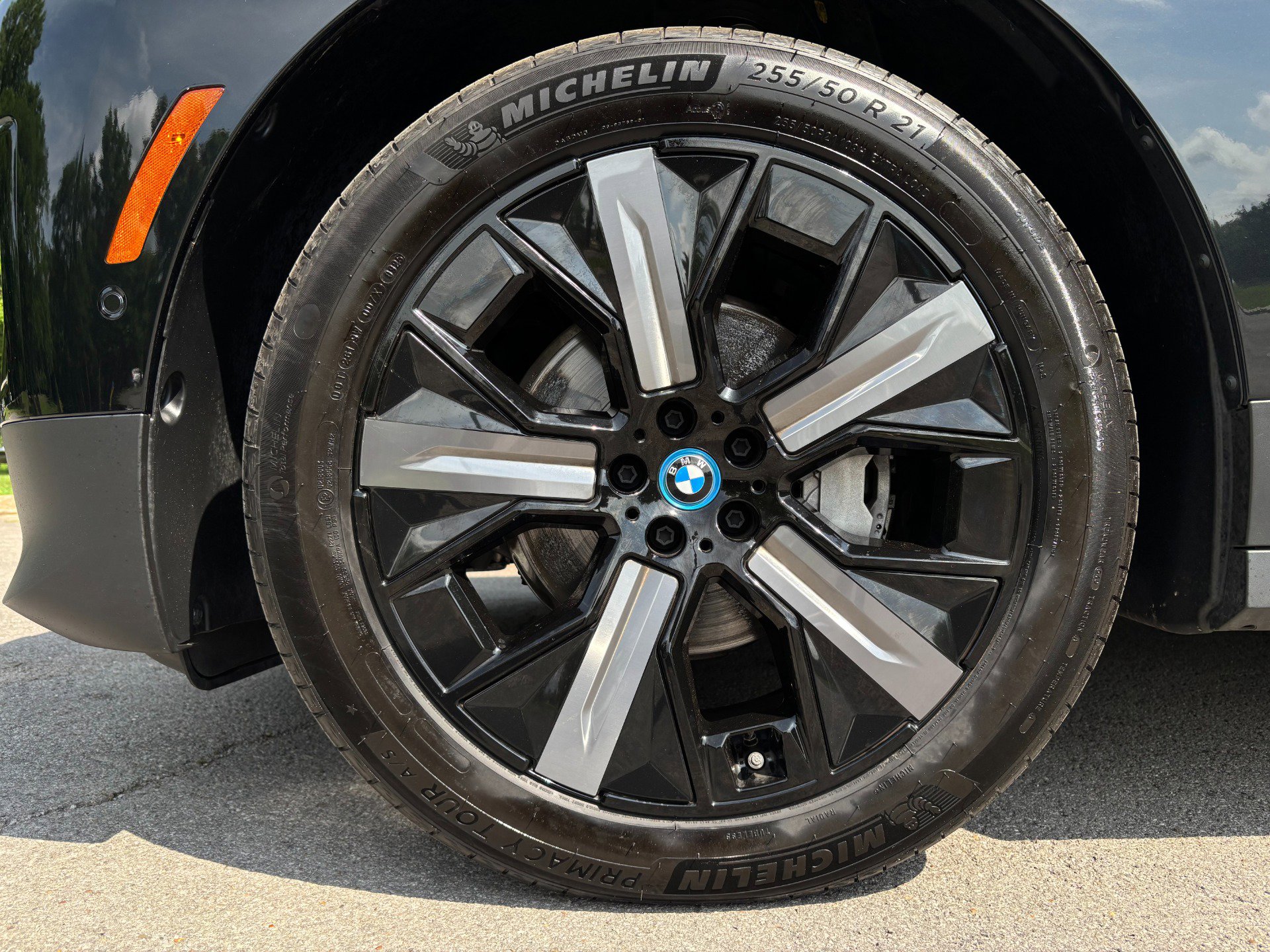 Used 2025 BMW iX xDrive50 AWD/4WD image 50