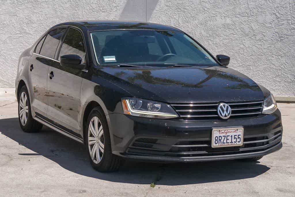 Used 2017 Volkswagen Jetta S w/ Jetta S Cold Weather Package FWD image 3