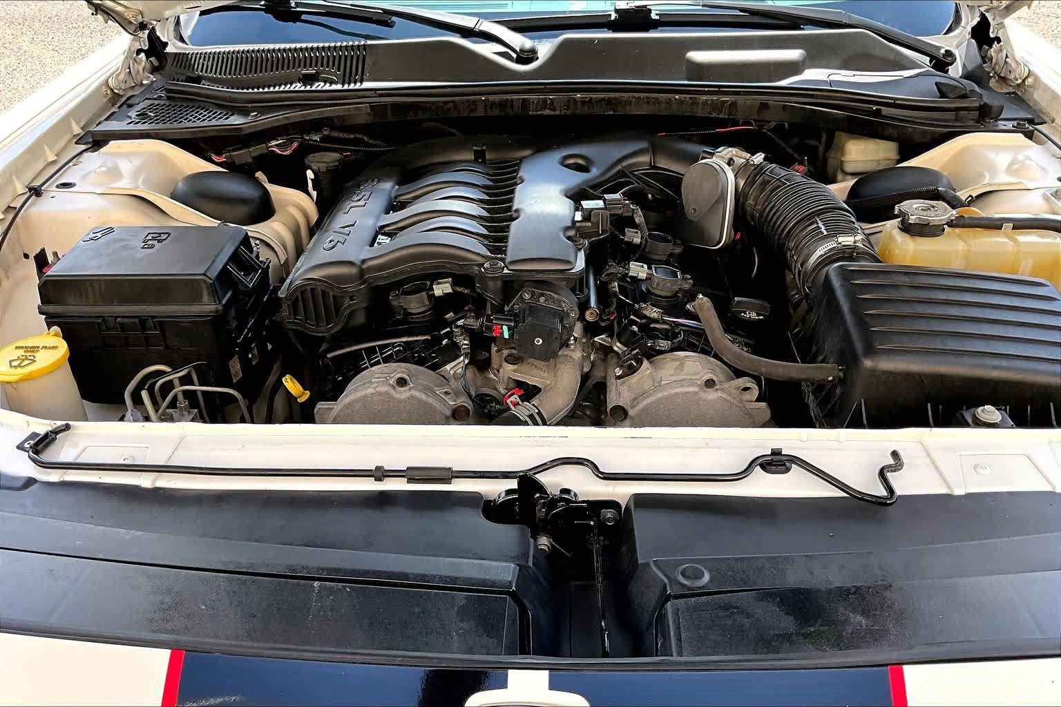 Used 2010 Dodge Challenger SE RWD image 32