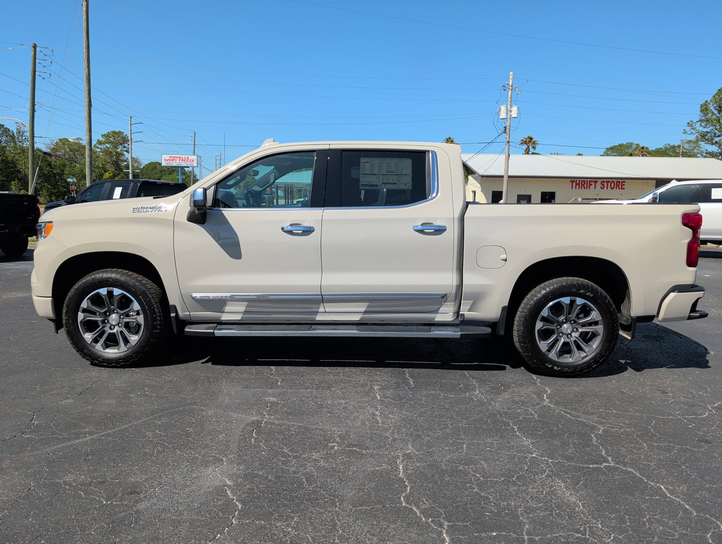 New 2026 Chevrolet Silverado 1500 High Country w/ Technology Package AWD/4WD image 9