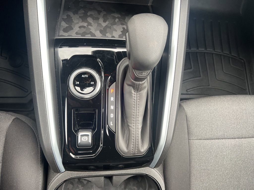 Used 2025 Chevrolet Colorado W/T image 18