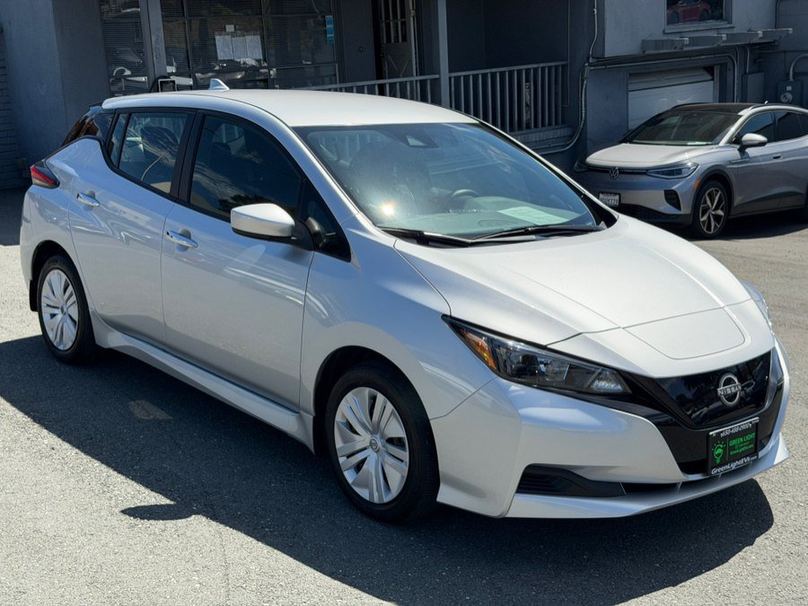 Used 2025 Nissan Leaf S FWD image 3