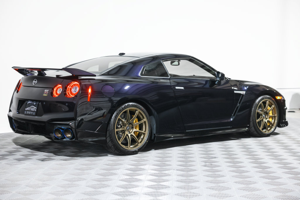 Used 2024 Nissan GT-R w/ Floor Mat Package AWD/4WD image 6