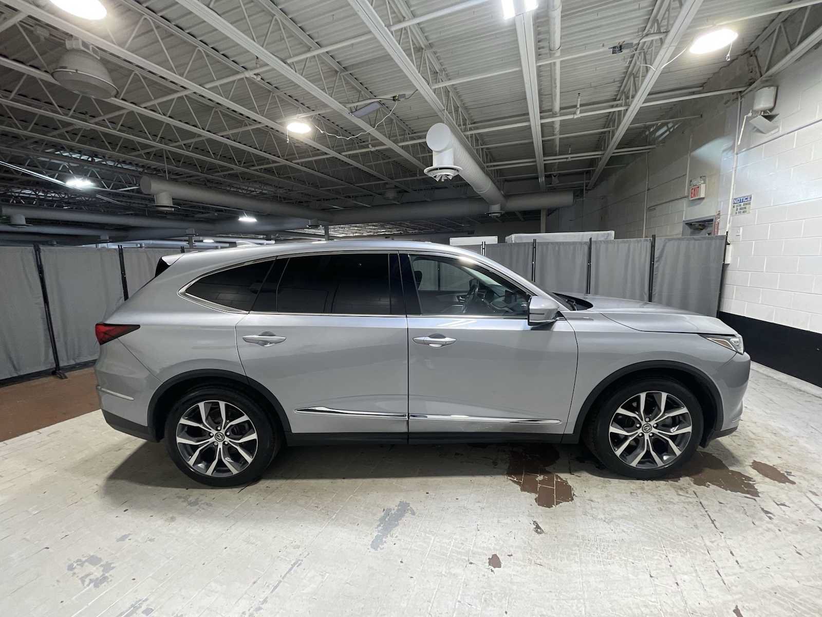 Used 2024 Acura MDX SH-AWD w/ Technology Package image 27