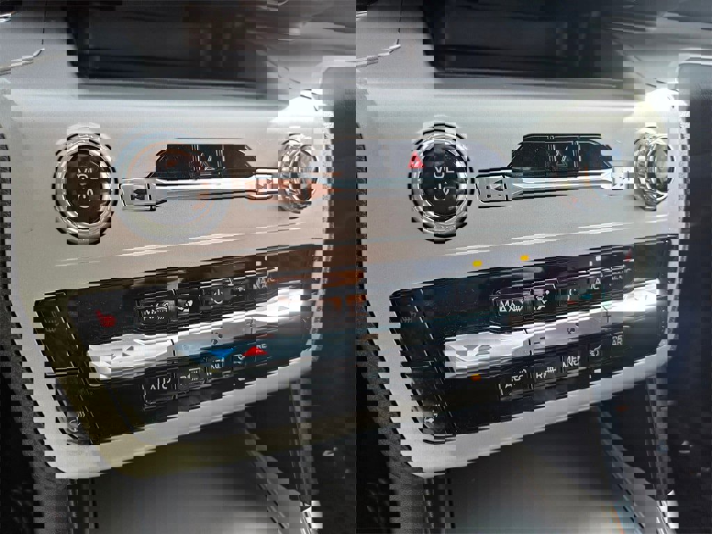 Used 2023 Ford Explorer XLT w/ Equipment Group 202A image 16