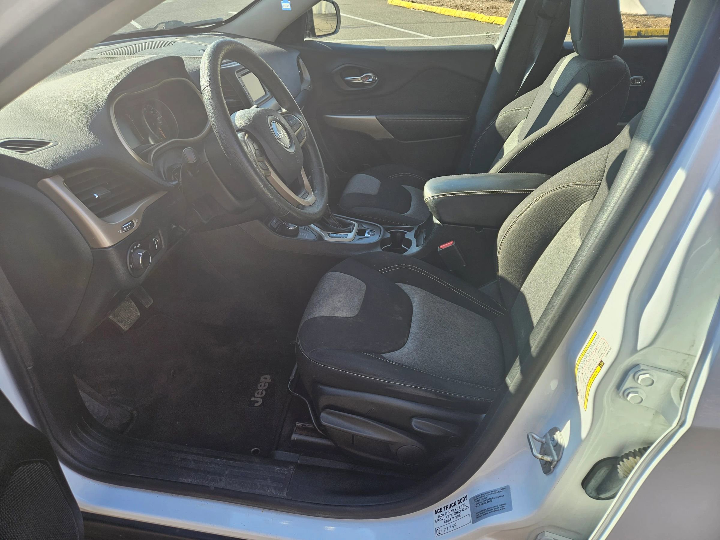 Used 2017 Jeep Cherokee Sport w/ Safety Group image 10