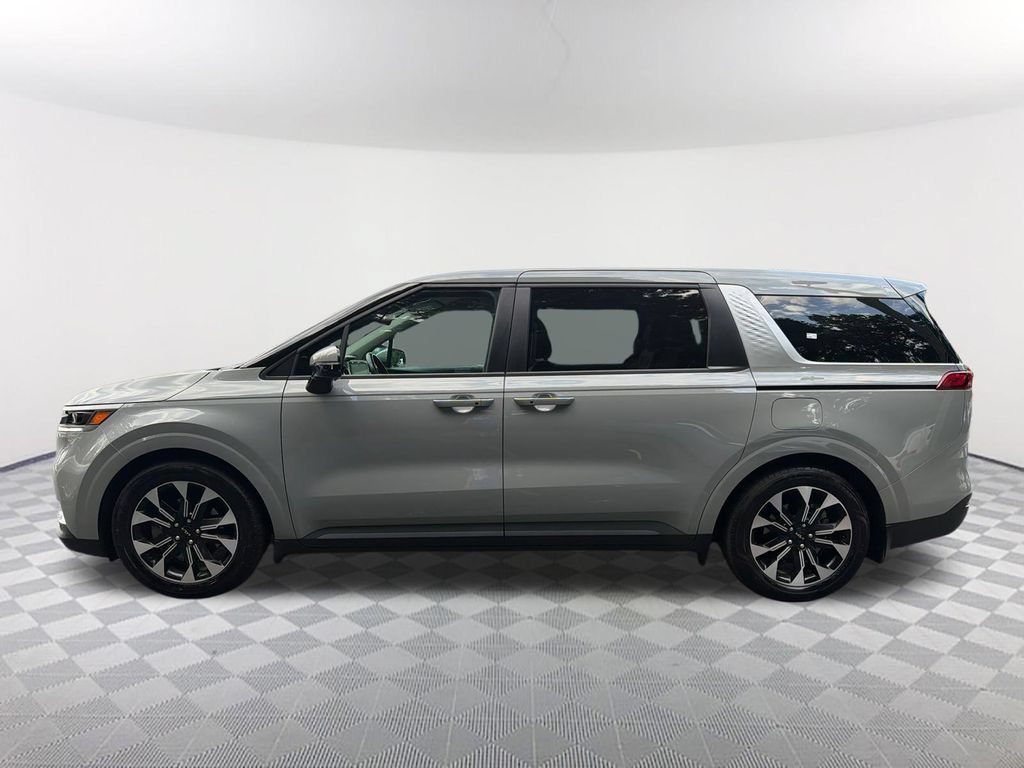 Used 2024 Kia Carnival EX FWD image 8