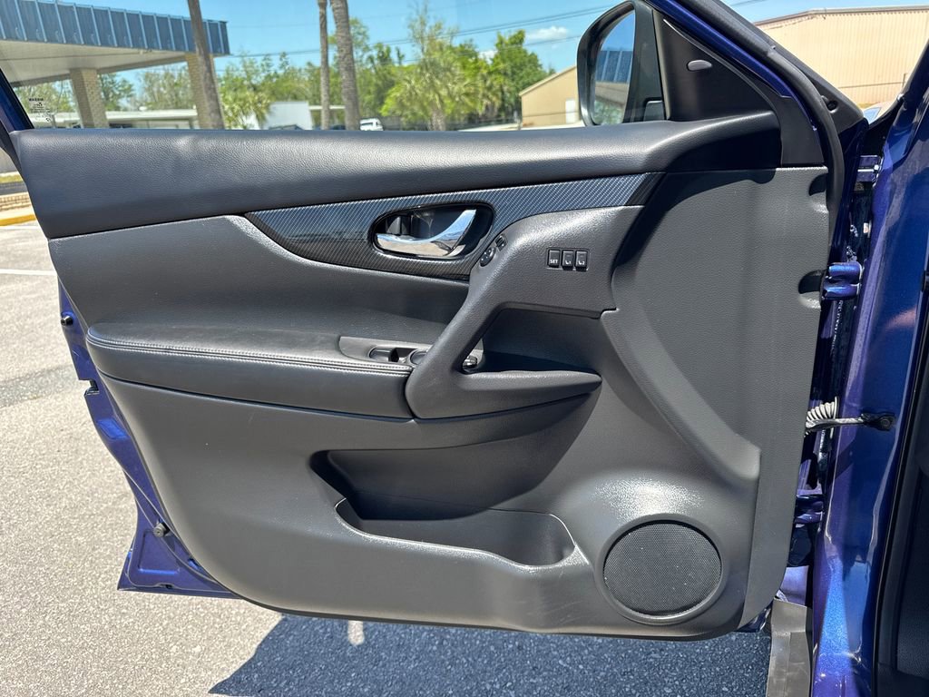Used 2019 Nissan Rogue SL image 10
