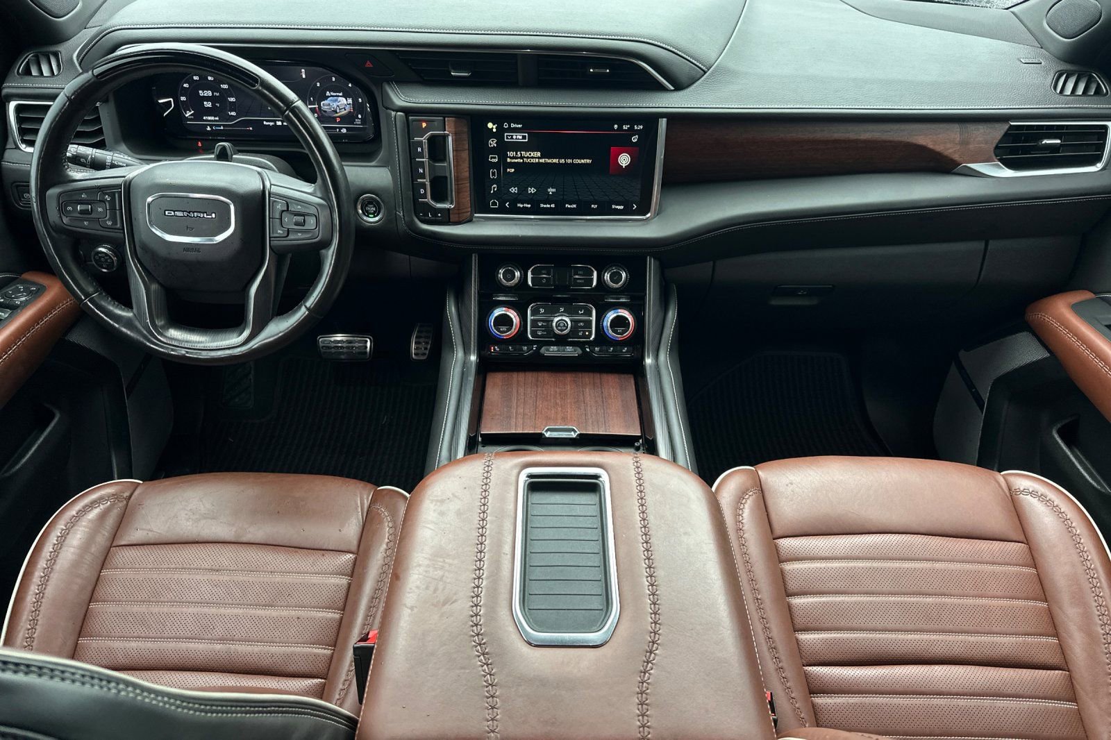 Used 2023 GMC Yukon Denali Ultimate image 13