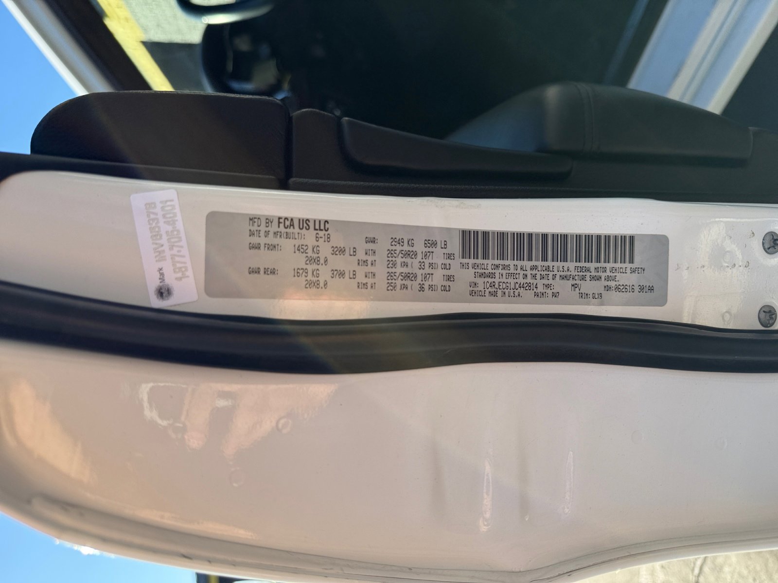 Used 2018 Jeep Grand Cherokee Overland RWD image 25