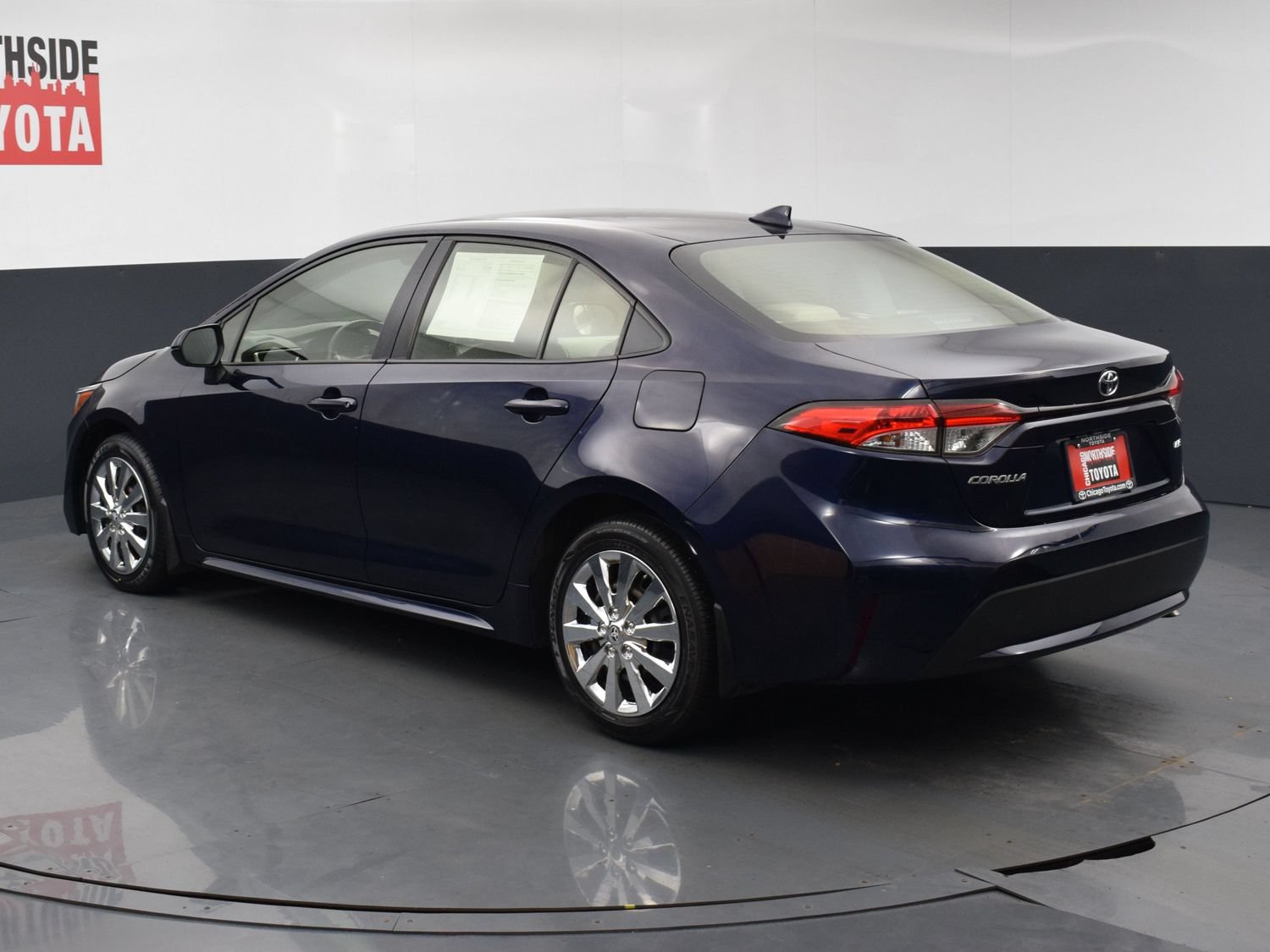 Used 2020 Toyota Corolla LE FWD image 3
