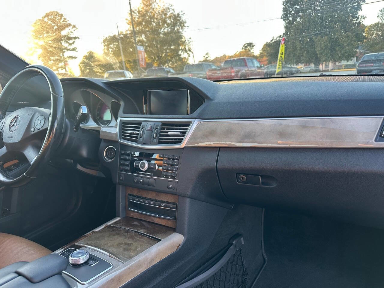 Used 2011 Mercedes-Benz E 350 4MATIC Sedan image 28