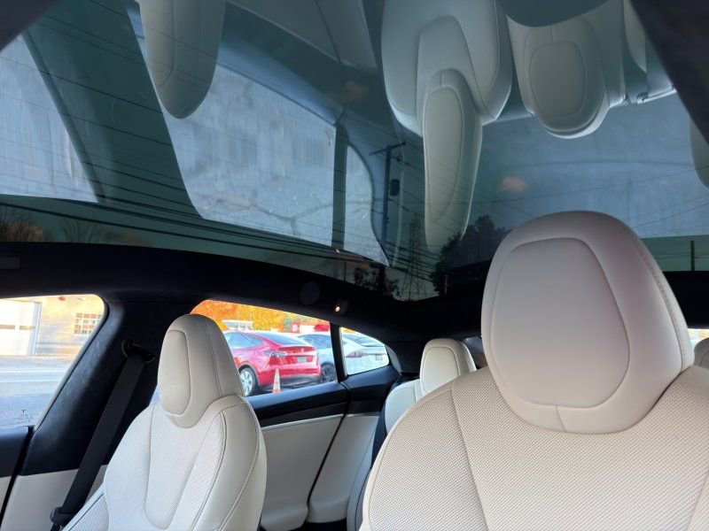 Used 2022 Tesla Model S Plaid image 19