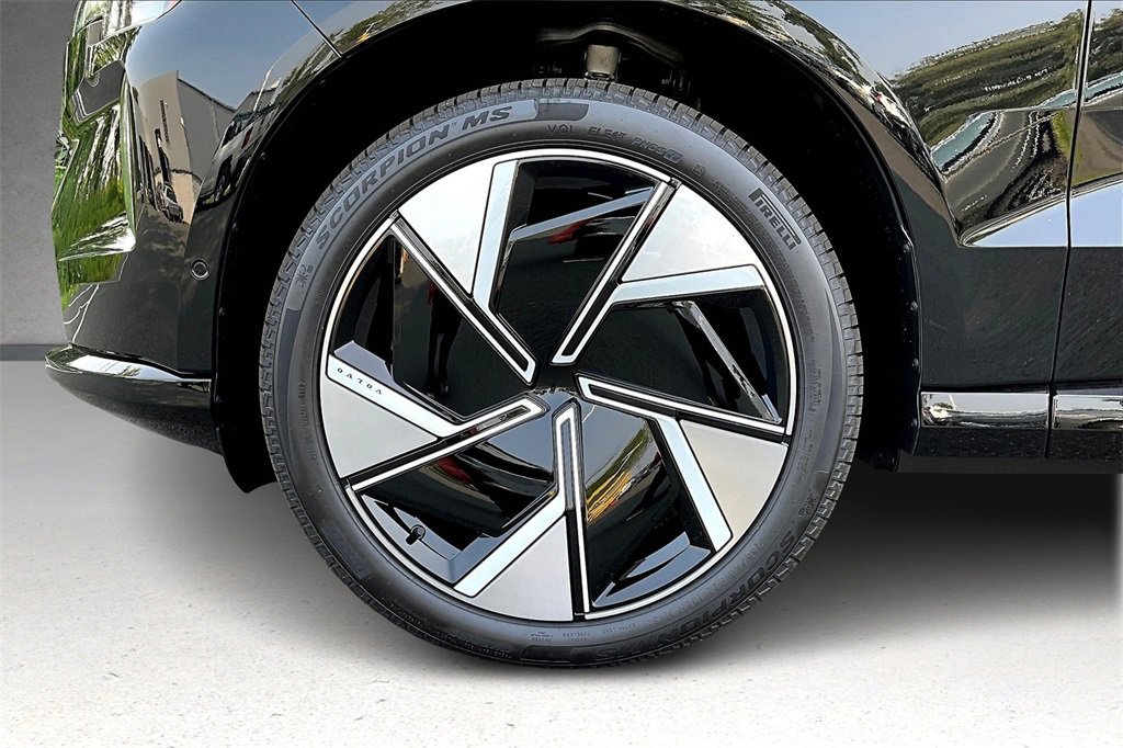 New 2025 Volvo EX90 Plus image 13