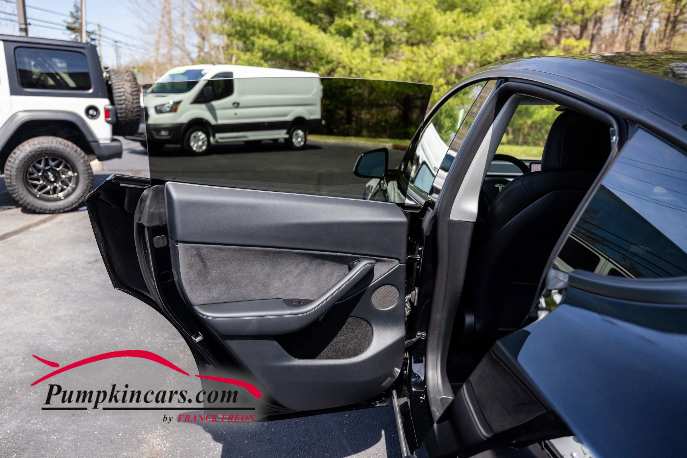 Used 2022 Tesla Model Y Long Range image 12