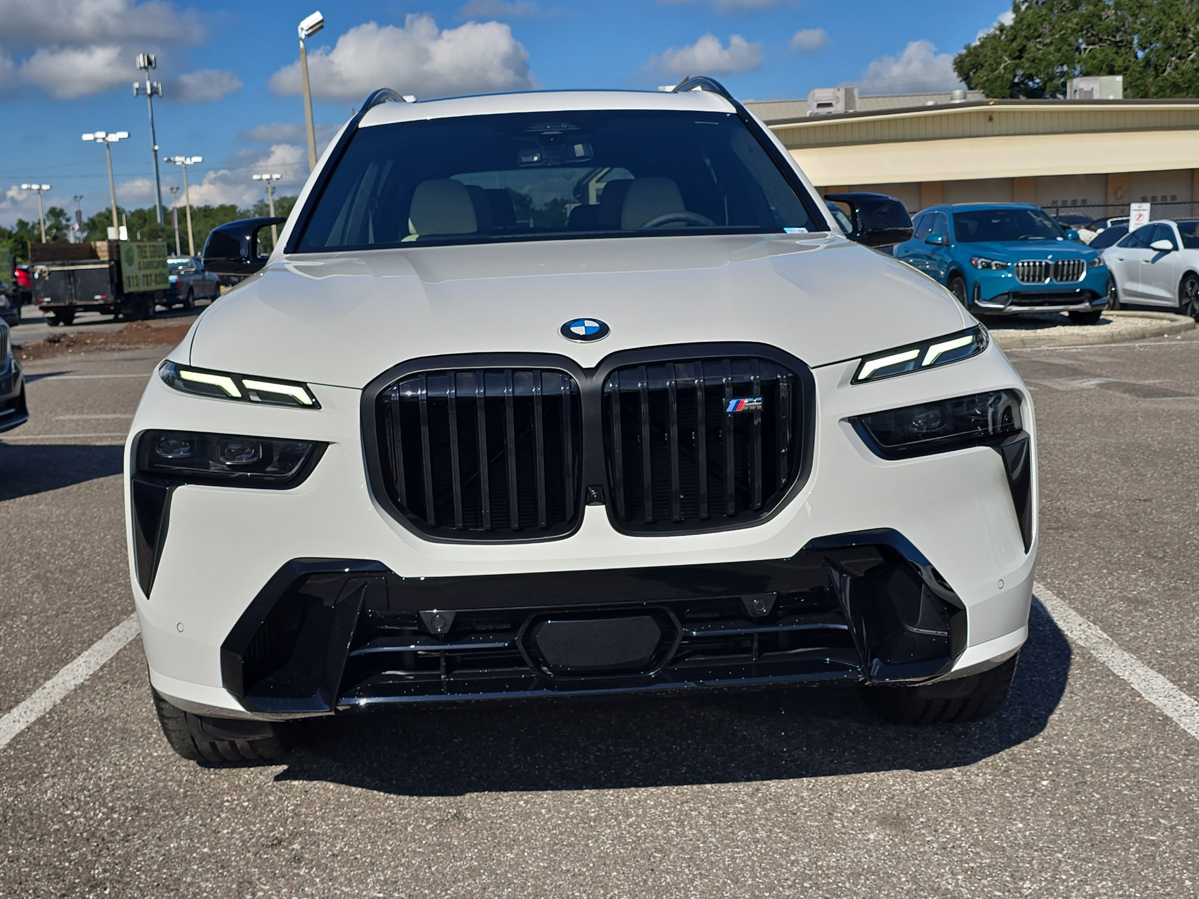 New 2026 BMW X7 M60i image 3
