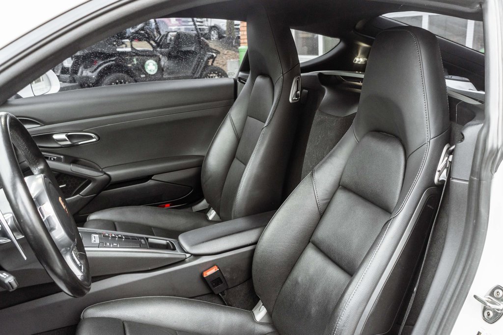 Used 2015 Porsche Cayman image 6