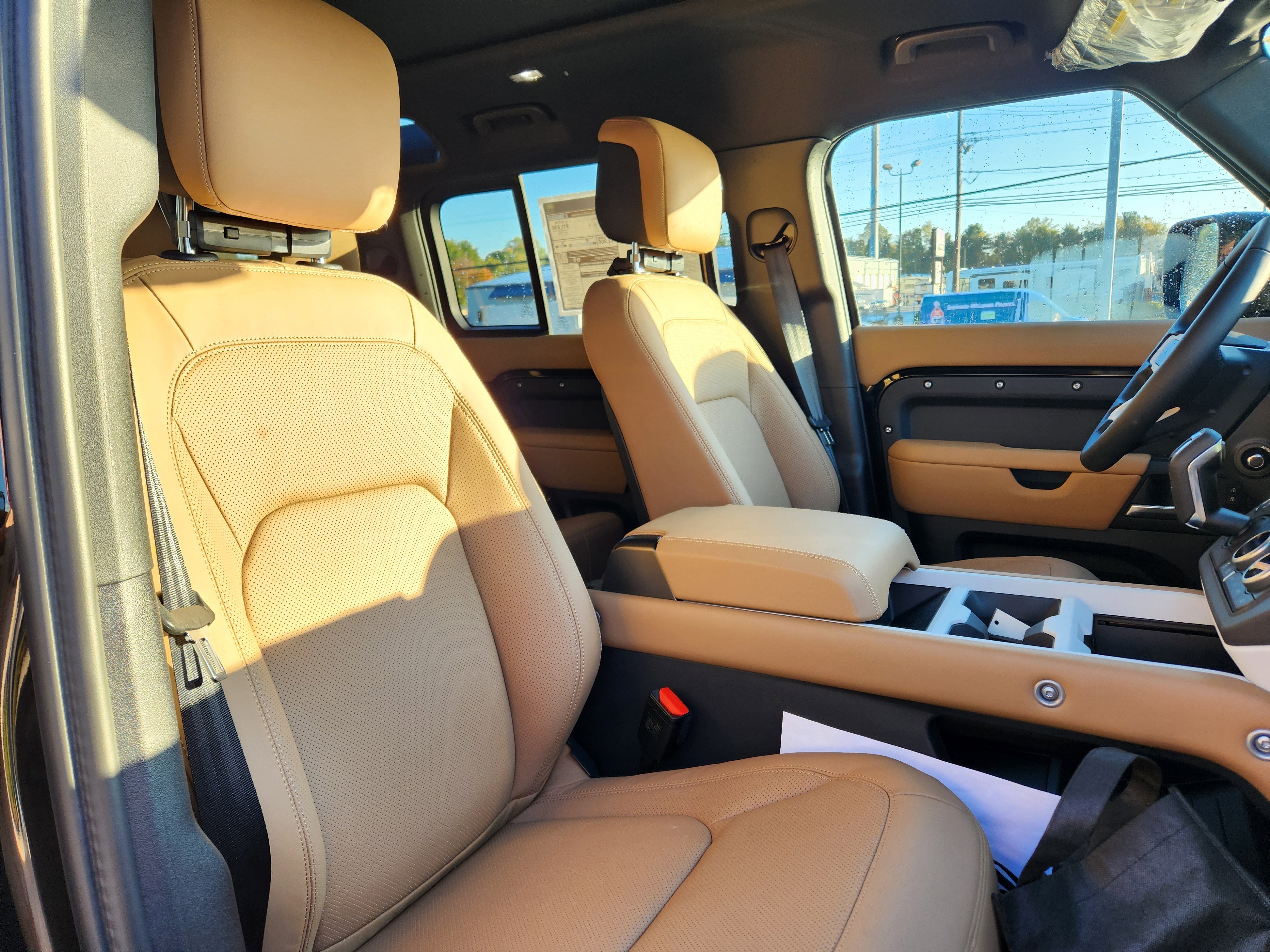 New 2026 Land Rover Defender 110 X-Dynamic SE image 12