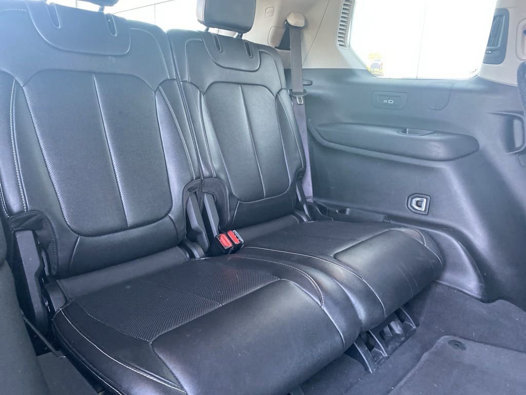 Certified 2023 Jeep Grand Cherokee L Limited w/ Luxury Tech Group II image 13