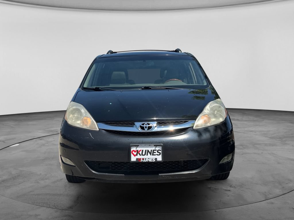 Used 2008 Toyota Sienna XLE FWD image 3