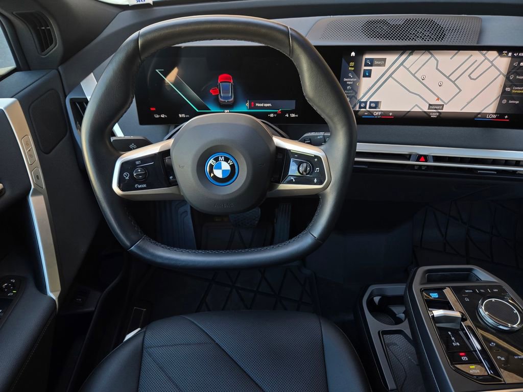 Used 2023 BMW iX xDrive50 image 16