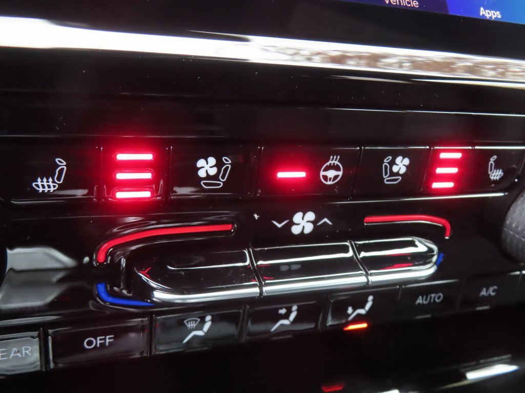 New 2025 Jeep Grand Cherokee Limited w/ Luxury Tech Group II image 10