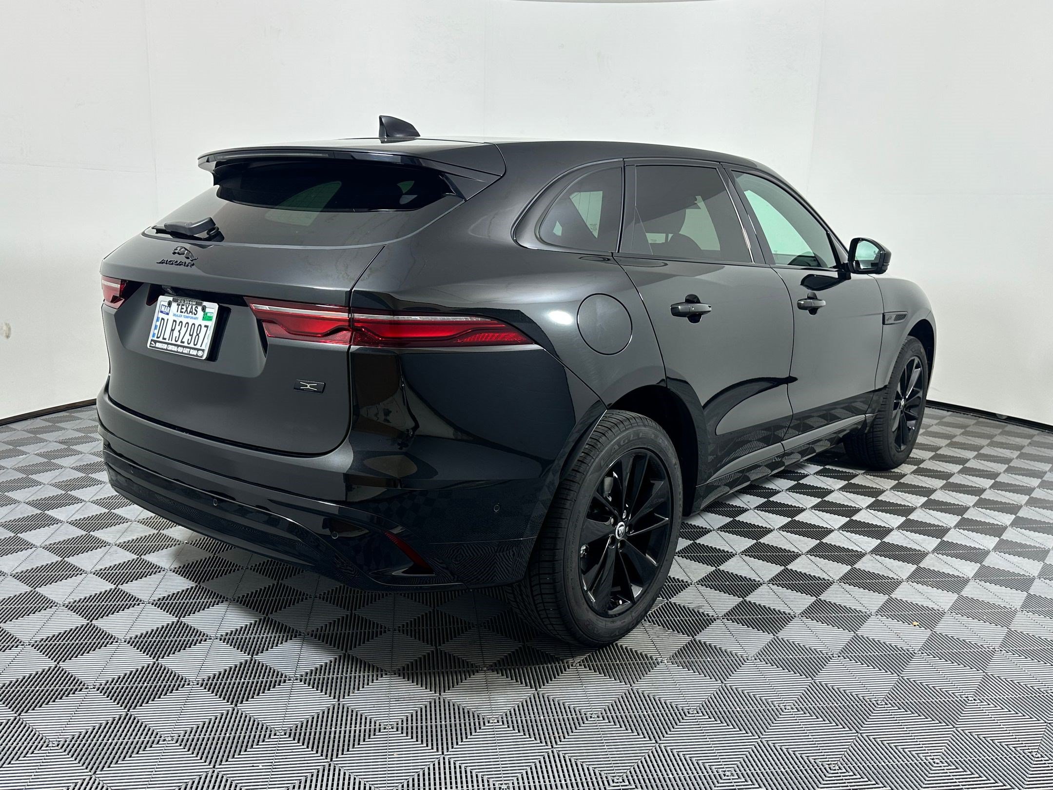 Used 2026 Jaguar F-PACE R-Dynamic S AWD/4WD image 8