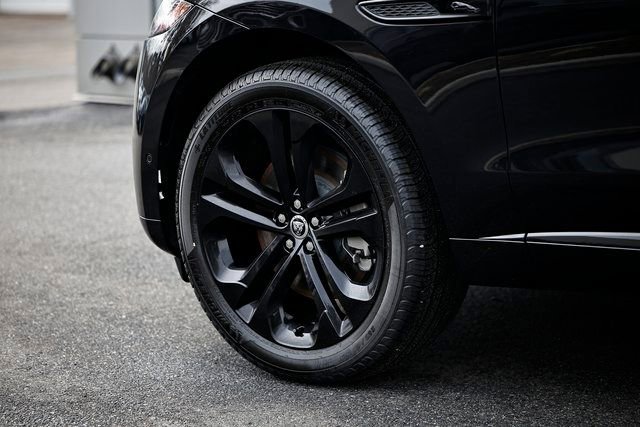 New 2026 Jaguar F-PACE R-Dynamic S AWD/4WD image 6