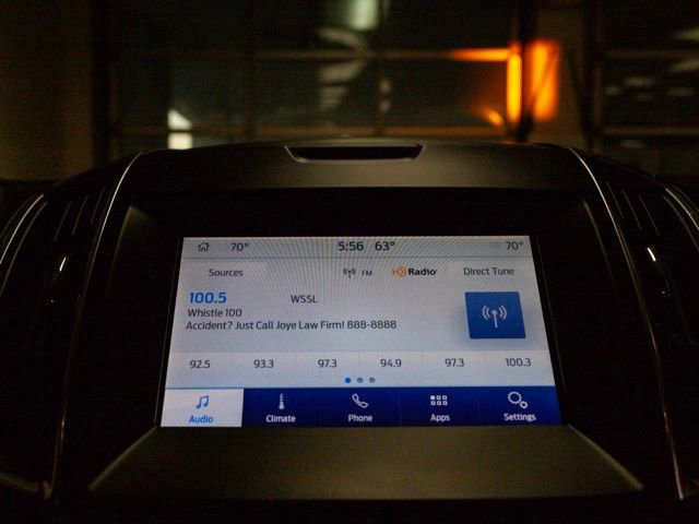 Used 2019 Ford Edge Titanium w/ Cold Weather Package image 15