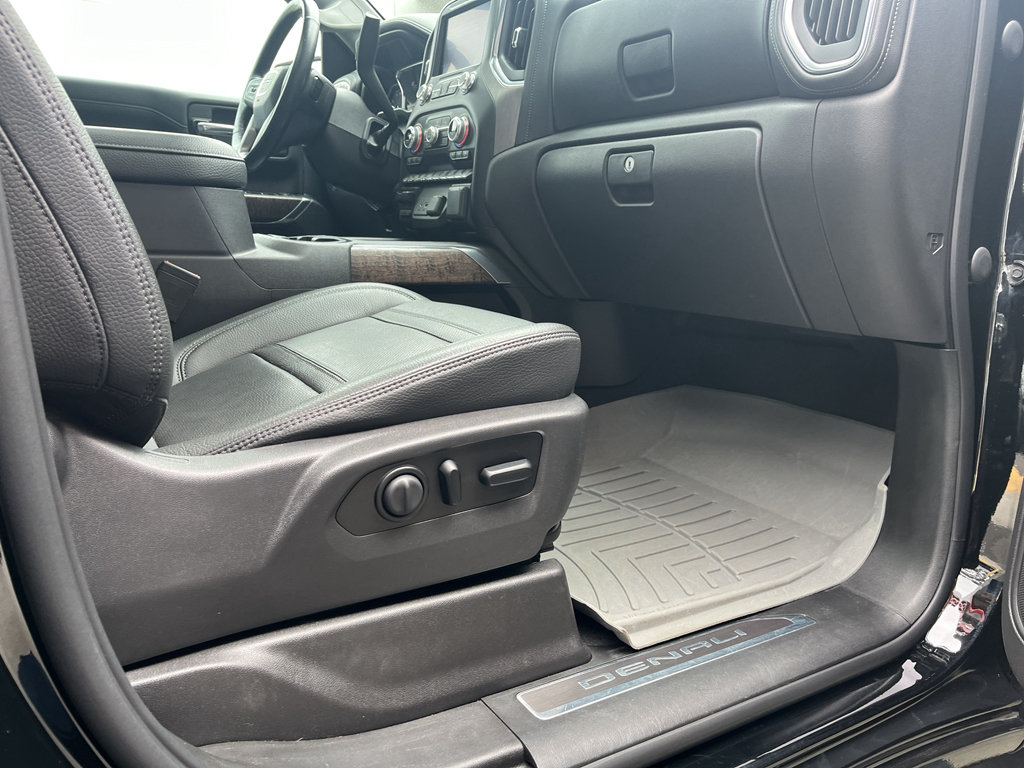 Used 2021 GMC Sierra 1500 Denali w/ Denali Ultimate Package AWD/4WD image 16