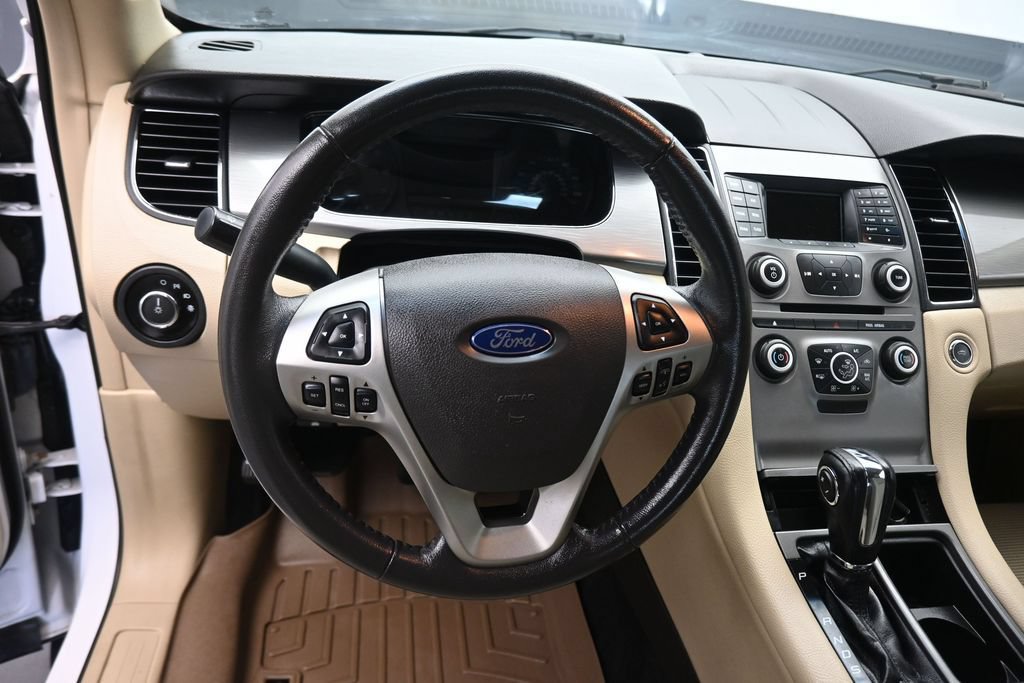 Used 2018 Ford Taurus SEL FWD image 14
