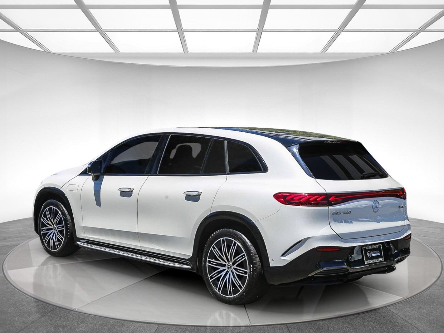 Used 2023 Mercedes-Benz EQS 580 4MATIC SUV image 2
