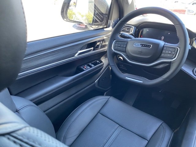 New 2023 Jeep Wagoneer Series III w/ Preferred Equipment Group image 33