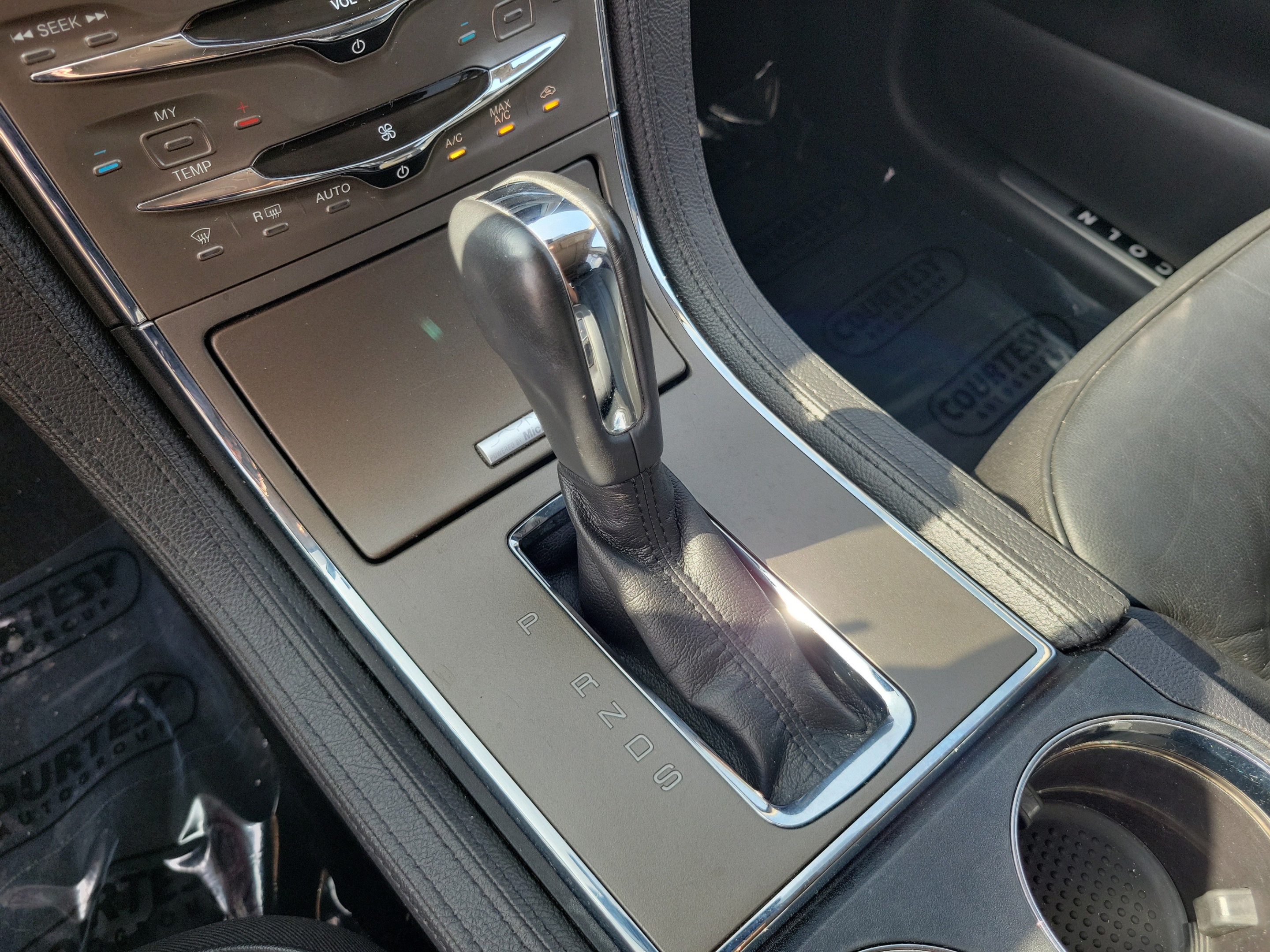 Used 2013 Lincoln MKX FWD image 15