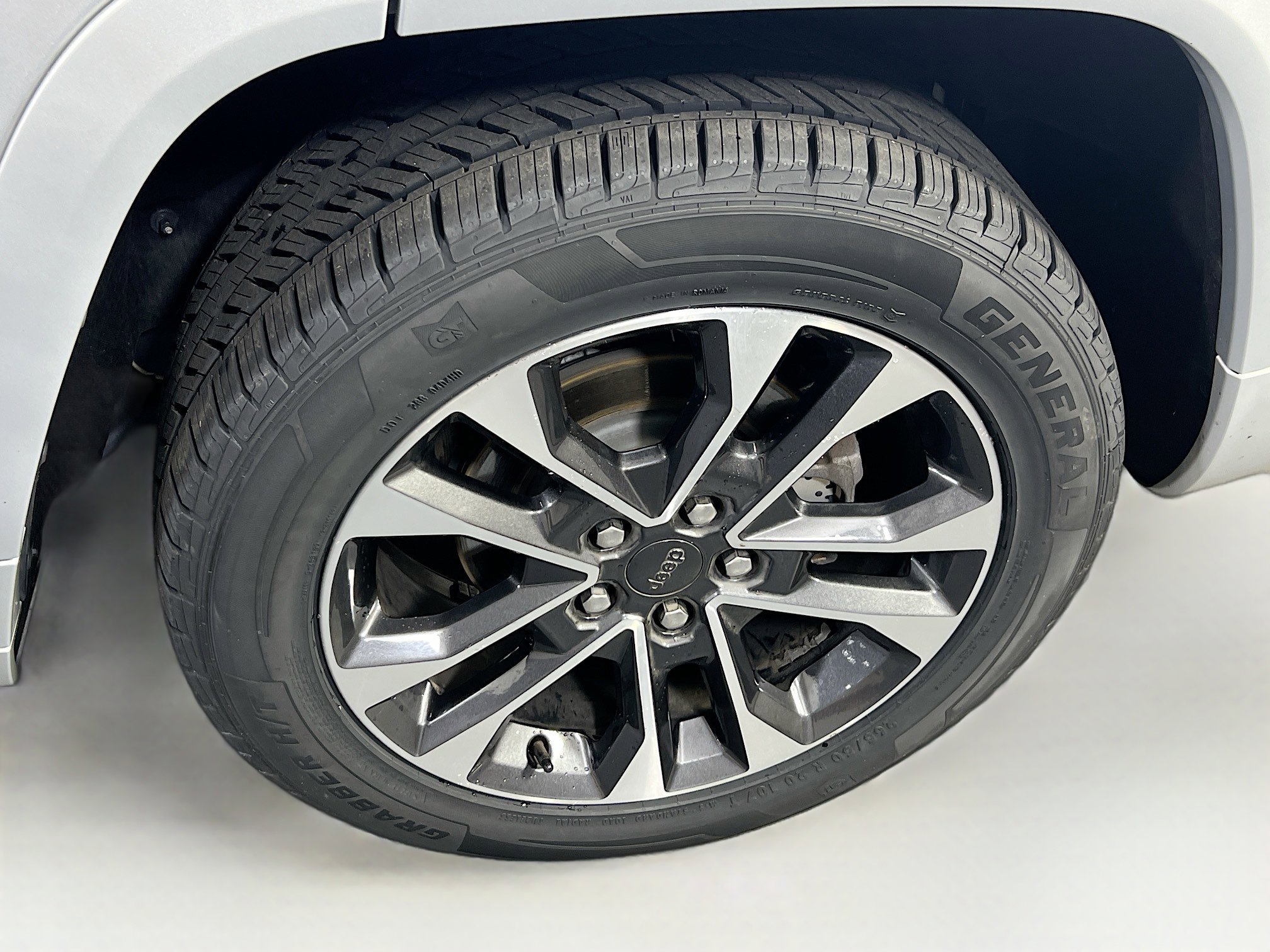 Used 2022 Jeep Grand Cherokee Overland w/ Luxury Tech Group IV image 32