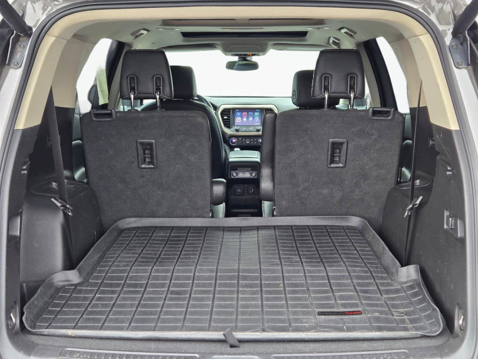 Used 2019 GMC Acadia Denali w/ Technology Package FWD image 8