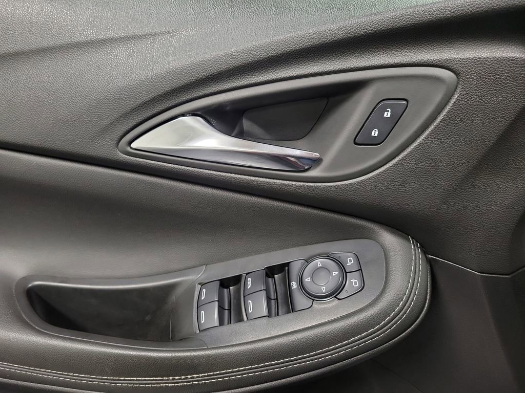 Used 2023 Buick Encore GX Select w/ Safety Package II image 18