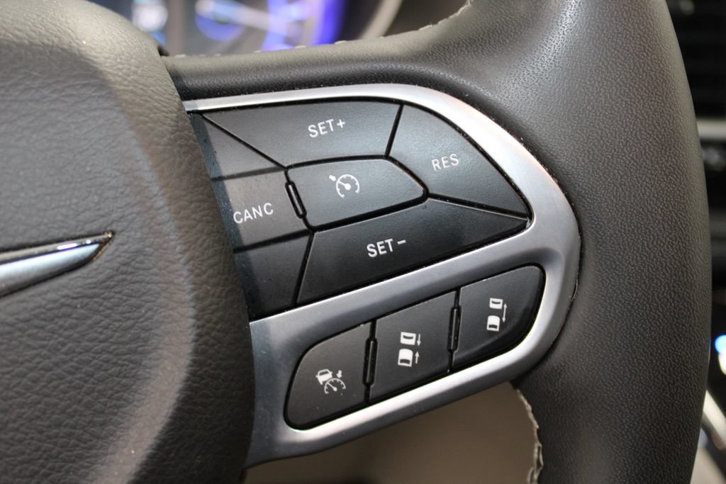Used 2024 Nissan Versa SR FWD image 70