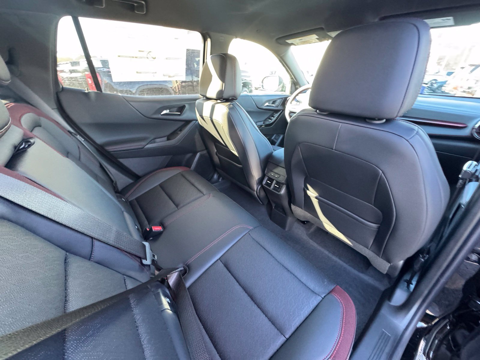 New 2027 Chevrolet Equinox RS w/ Convenience Package III AWD/4WD image 32