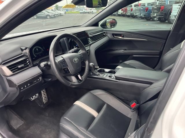 Used 2025 Toyota Camry SE w/ Convenience Package FWD image 6