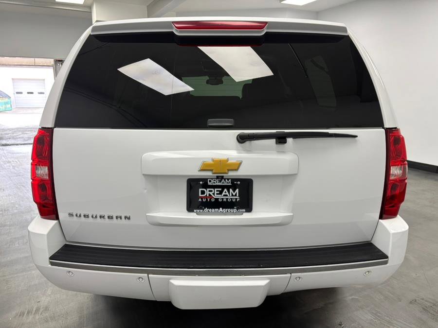 Used 2014 Chevrolet Suburban LTZ image 6