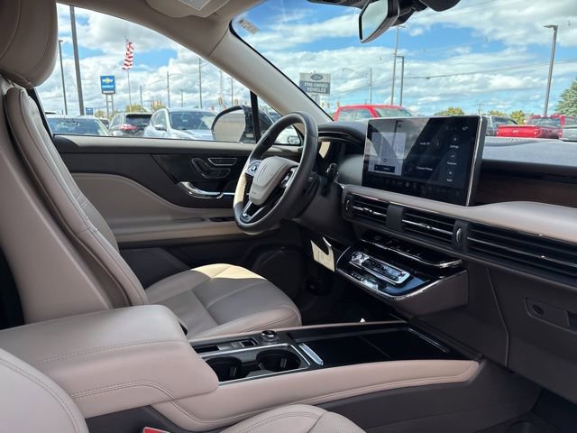 Used 2024 Lincoln Corsair Reserve image 10