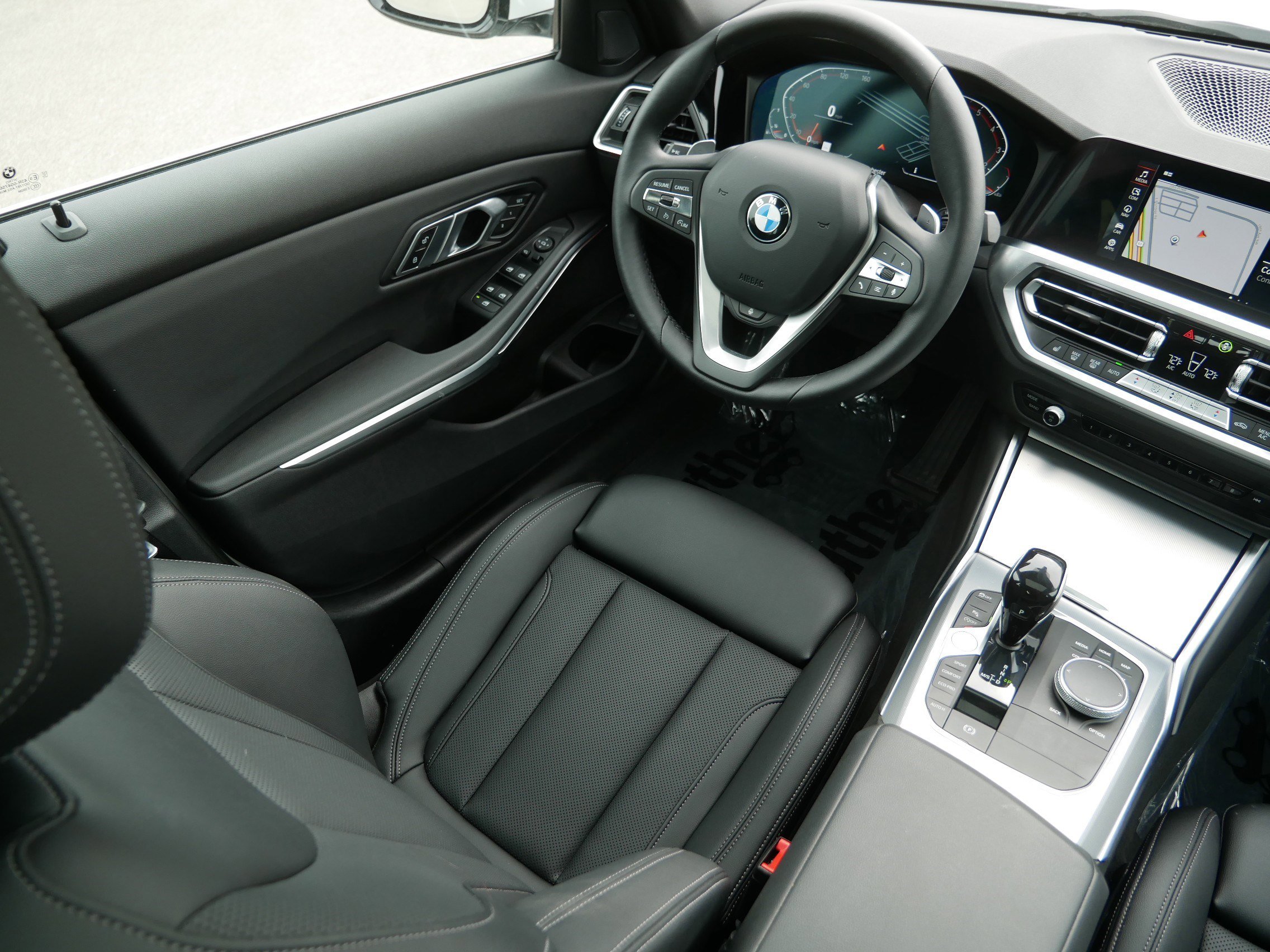 Used 2022 BMW 330i xDrive Sedan w/ Driving Assistance Package image 9