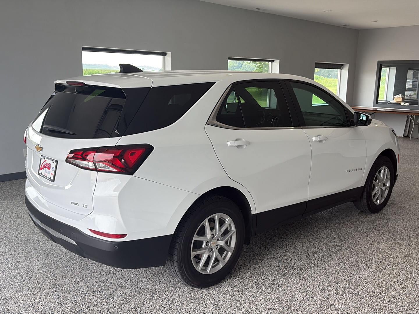 Used 2024 Chevrolet Equinox LT AWD/4WD image 4