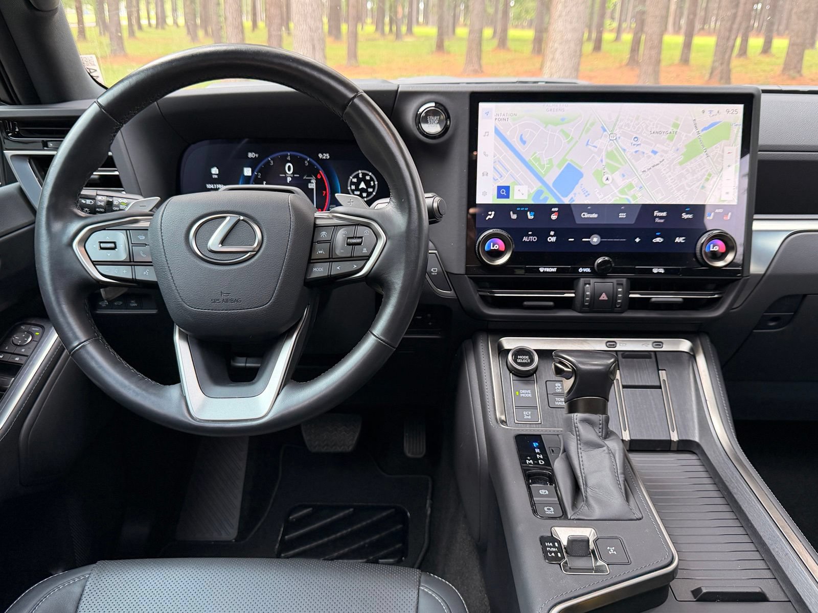 Used 2024 Lexus GX 550 w/ Accessory Package (2T) AWD/4WD image 3